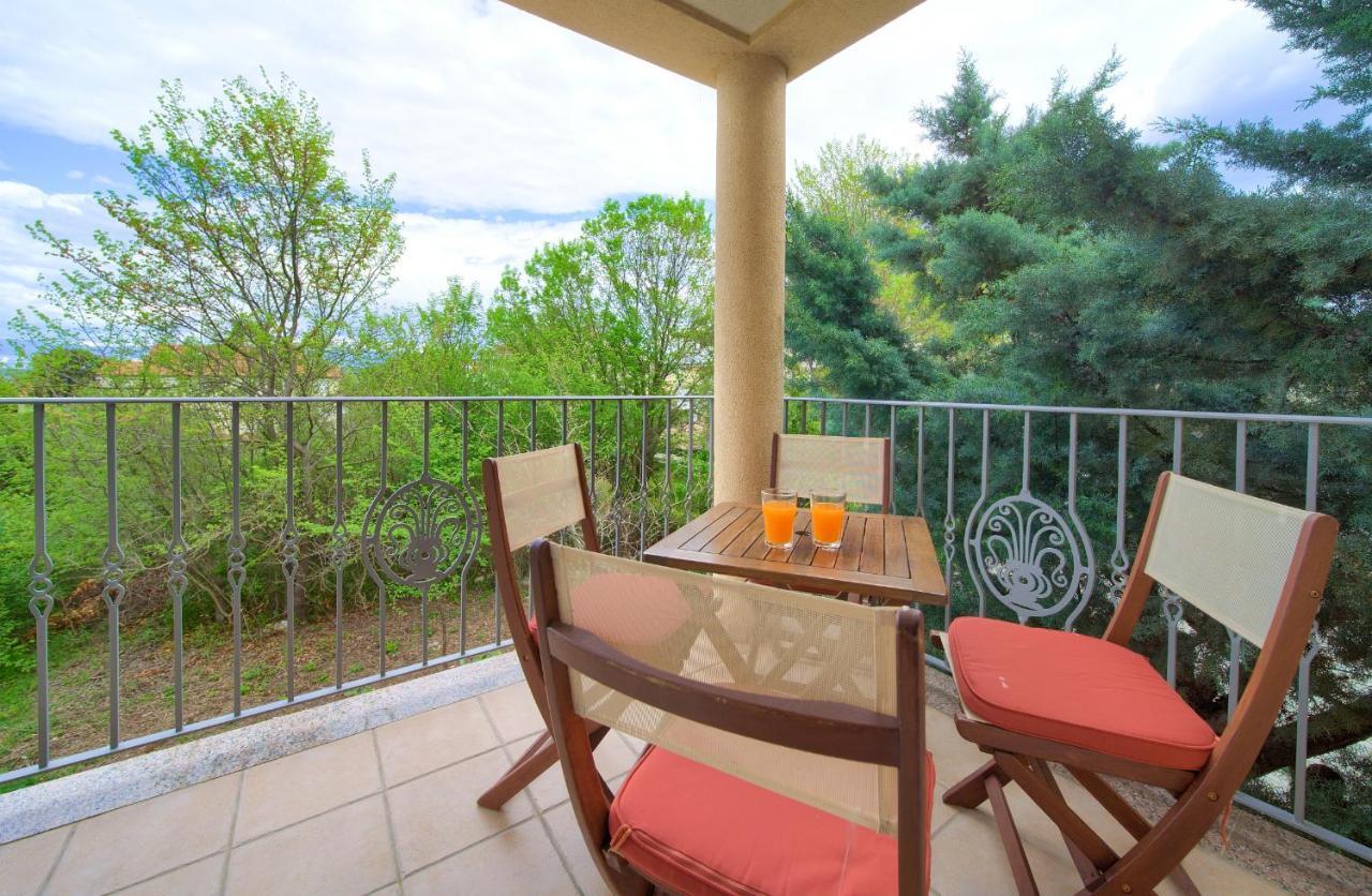 Apartment Camellia Vantacici Zewnętrze zdjęcie